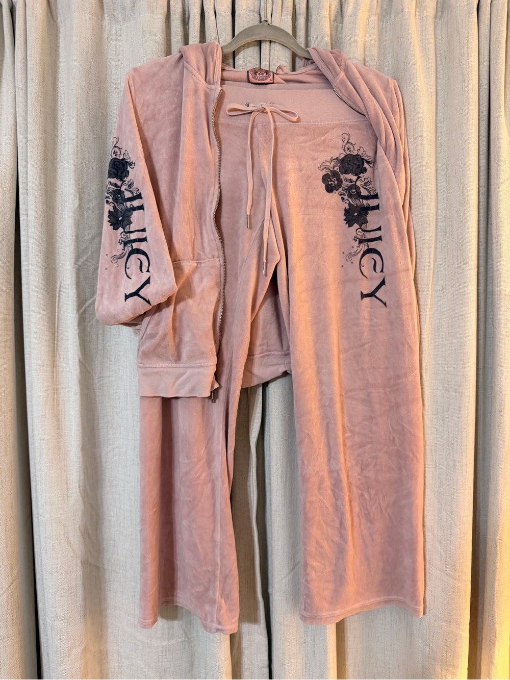 VINTAGE Juicy Couture Pink Velour Hooded Jacket and Pants Set